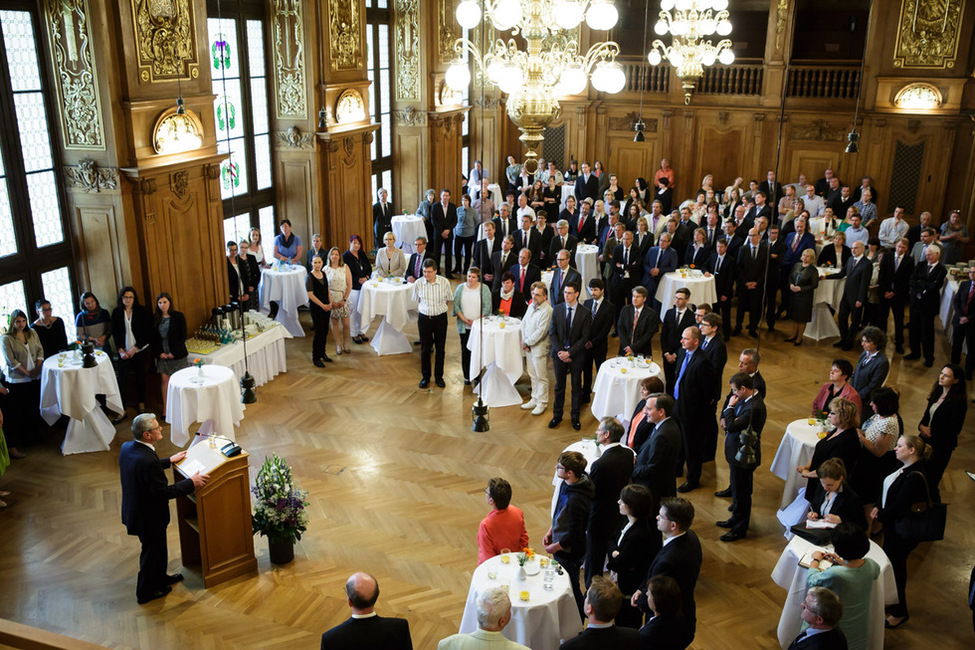 Bundespräsident Joachim Gauck beim Empfang mit Mitarbeiterinnen und Mitarbeitern des Bundesverwaltungsgerichts in Leipzig