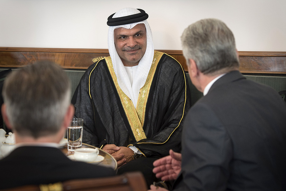 Bundespräsident Joachim Gauck beim Gespräch mit Ali Abdulla Mohamed Saeed Al Ahmed aus den Vereinigten Arabischen Emirate im Salon Luise anlässlich der Akkreditierung von Botschaftern