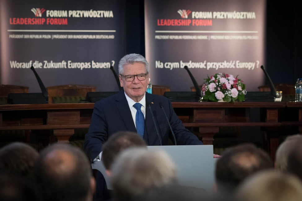 Bundespräsident Joachim Gauck hält ein Grußwort bei der Eröffnung der Konferenz  zum Thema 'Worauf die Zukunft Europas bauen?' im Konferenzsaal des Belvedere-Palasts in Warschau anlässlich seines Besuchs in der Republik Polen 