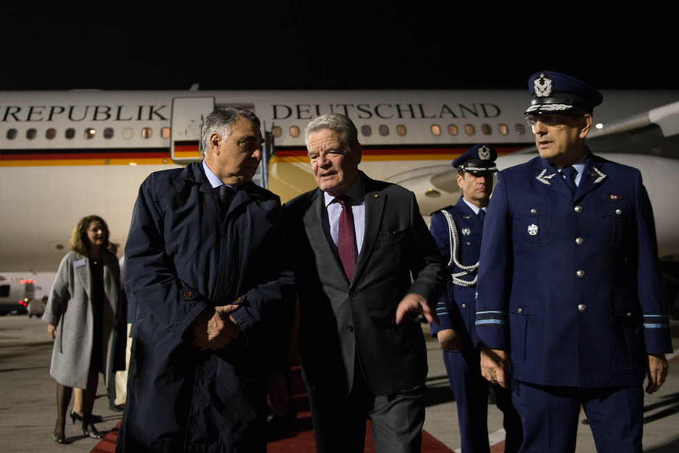 Bundespräsident Joachim Gauck bei der Ankunft auf dem Internationalen Flughafen Comodoro Arturo Merino Benítez anlässlich seines Staatsbesuchs in der Republik Chile