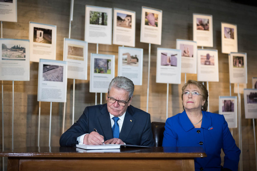 Bundespräsident Joachim Gauck besucht das Museum der Erinnerung und der Menschenrechte mit der chilenischen Präsidentin Michelle Bachelet anlässlich des Staatsbesuchs in der Republik Chile