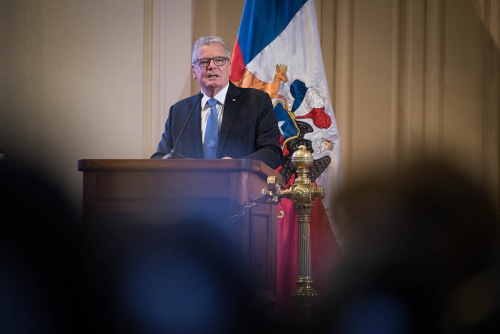 Bundespräsident Joachim Gauck hält eine Rede zur Eröffnung der Konferenz 'Herausforderung der Demokratie' anlässlich seines Staatsbesuchs in der Republik Chile