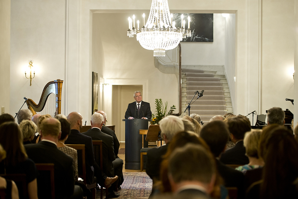 Bundespräsident Joachim Gauck hält eine Rede bei der musikalischen Veranstaltung "Heimat? Melodien, Orte, Emotionen" in der Villa Hammerschmidt in Bonn 