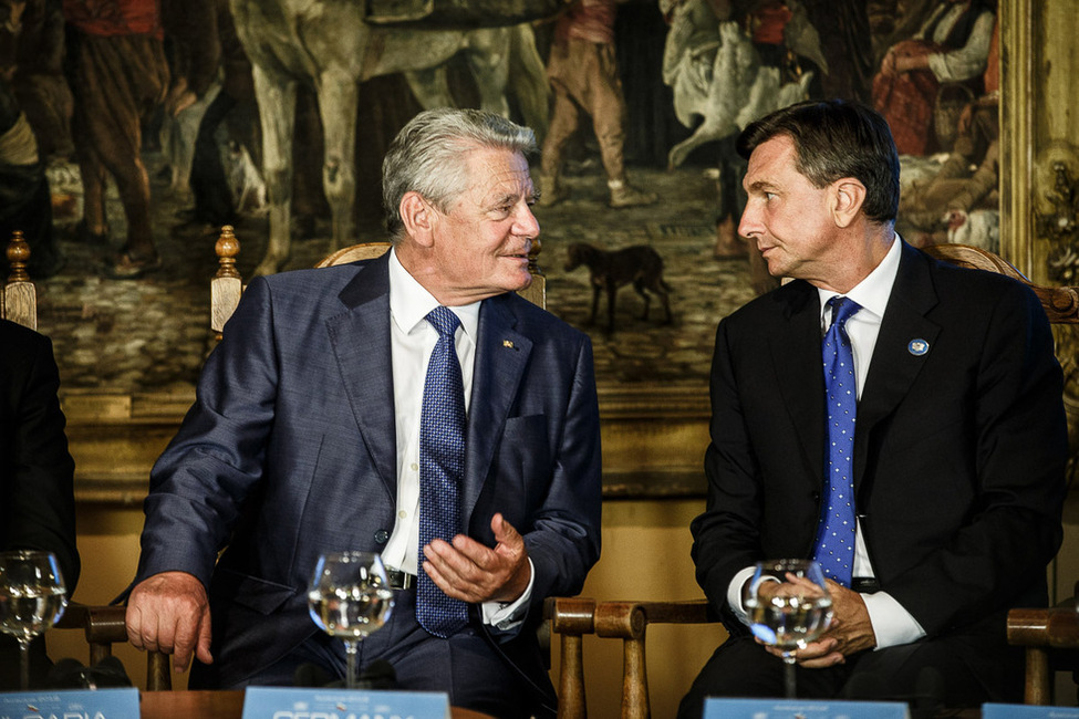 Bundespräsident Joachim Gauck im Austausch mit dem Präsidenten der Republik Slowenien, Borut Pahor, im Ethnografischen Museum in Plovdiv anlässlich des 'Arraiolos-Treffens' nicht-exekutiver Staatsoberhäupter der EU 
