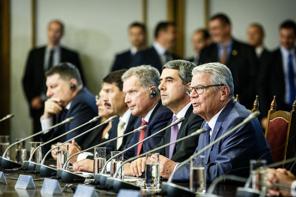 Bundespräsident Joachim Gauck bei der Pressekonferenz der Staatsoberhäupter im Anschluss an die Arbeitssitzung in der Boyana Residenz in Sofia anlässlich des 'Arraiolos-Treffens' nicht-exekutiver Staatspräsidenten der EU 