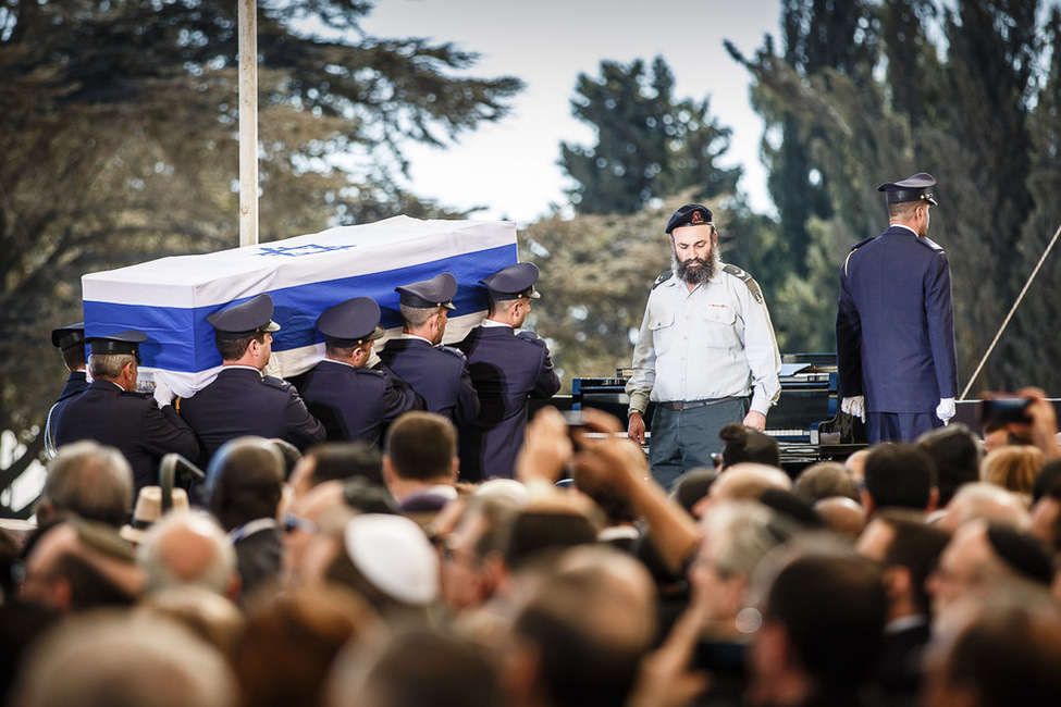 Bundespräsident Joachim Gauck nimmt an den Trauerfeierlichkeiten für den ehemaligen Präsidenten des Staates Israel, Shimon Peres, in Jerusalem teil