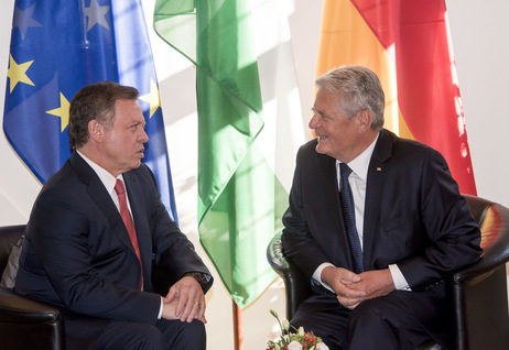Bundespräsident Joachim Gauck tauscht sich aus mit dem König des Haschemitischen Königreiches Jordanien, Abdullah II. Ibn Al-Hussein, vor der Verleihung des Internationalen Preises des Westfälischen Friedens