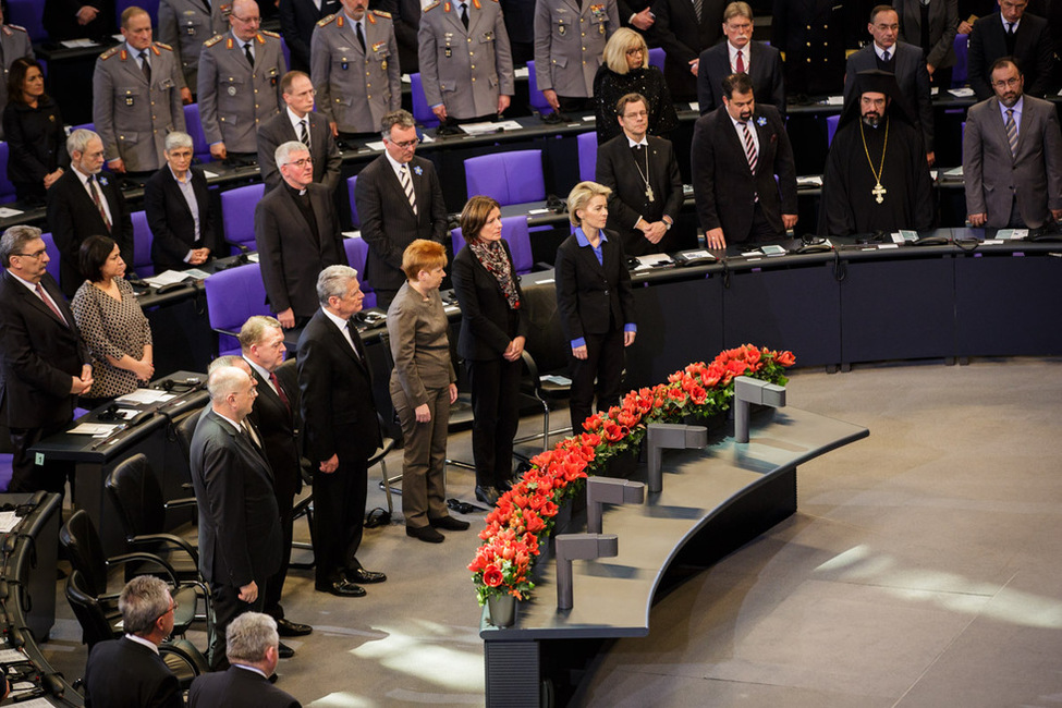 Bundespräsident Joachim Gauck bei einer Gedenkminute im Bundestag anlässlich des Volkstrauertags