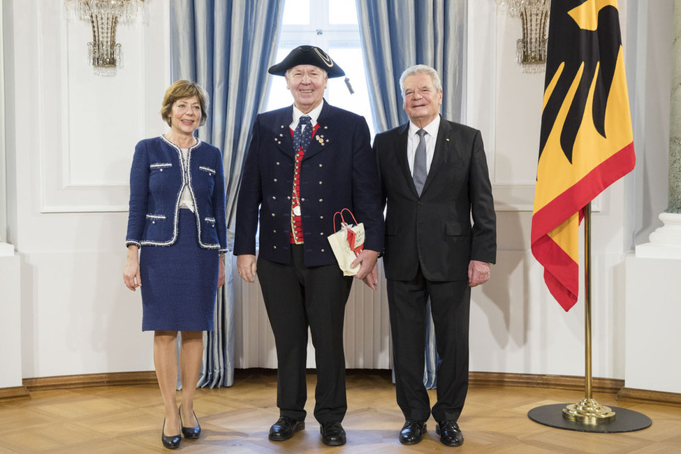 Bundespräsident Joachim Gauck und Daniela Schadt beim Defilee in Schloss Bellevue anlässlich des Neujahrsempfangs des Bundespräsidenten 2017
