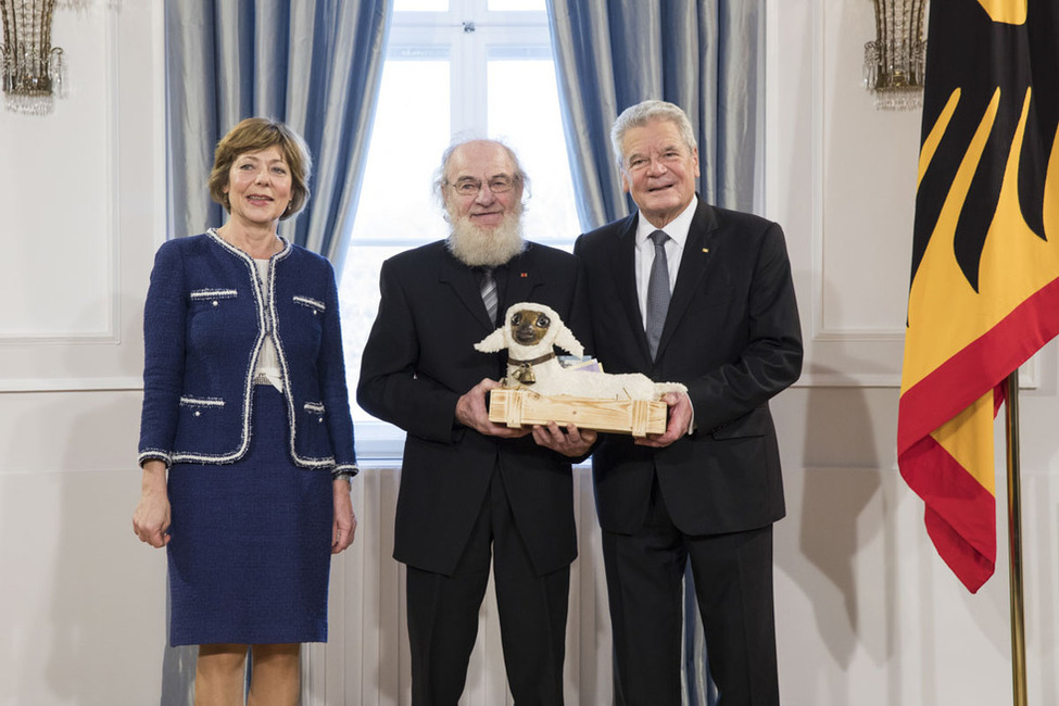 Bundespräsident Joachim Gauck und Daniela Schadt beim Defilee in Schloss Bellevue anlässlich des Neujahrsempfangs des Bundespräsidenten 2017