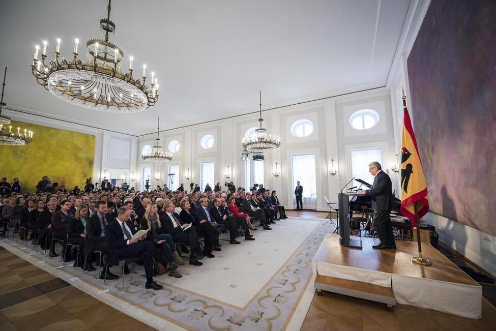 Bundespräsident Joachim Gauck bei seiner Rede zum Ende der Amtszeit zu der Frage 'Wie soll es aussehen, unser Land?' aus der Antrittsrede vom 23. März 2012 im Großen Saal von Schloss Bellevue 