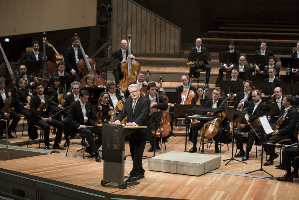 Bundespräsident Joachim Gauck hält eine Ansprache in der Berliner Philharmonie anlässlich des Benefizkonzerts des Bundespräsidenten in Berlin zugunsten des Kinderhilfswerks der Vereinten Nationen UNICEF