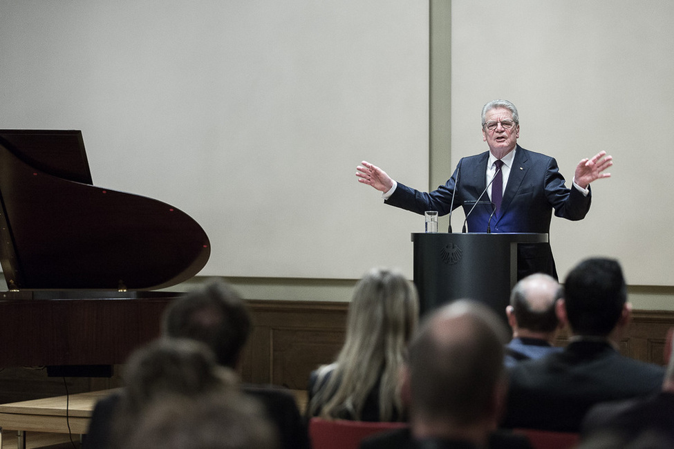 Bundespräsident Joachim Gauck bei seiner Ansprache beim Bürgerempfang im Rathaus Stralsund anlässlich des Besuchs in Mecklenburg-Vorpommern unter dem Motto 'Verantwortung vor Ort'