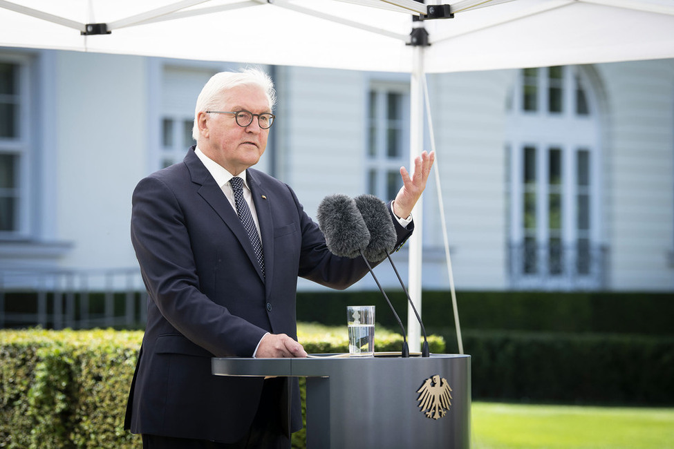 Federal President Frank-Walter Steinmeier welcomes 800 fellows of the Alexander von Humboldt Foundation  at a reception in the park of Schloss Bellevue in Berlin.