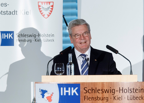 Speech by Federal President Joachim Gauck on the occasion of the award of the Global Economy Prize 2012 in Kiel on 17 June 2012.