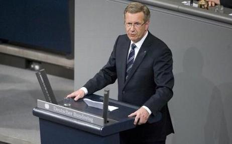 Bundespräsident Christian Wulff am Rednerpult des Deutschen Bundestages