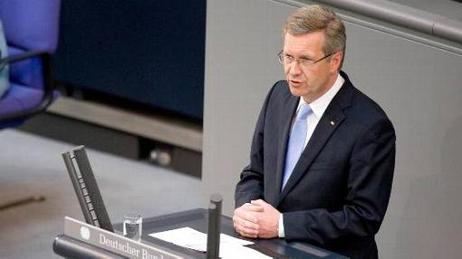 Bundespräsident Christian Wulff am Rednerpult des Deutschen Bundestages