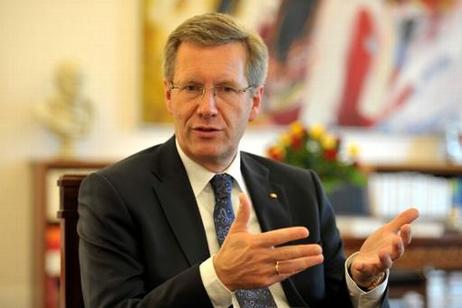 Bundespräsident Christian Wulff beim Interview in seinem Amtszimmer