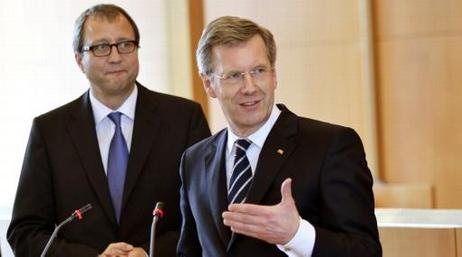 Bundespräsident Christian Wulff mit Andreas Voßkuhle, Präsident des Bundesverfassungsgerichts, bei seiner Ansprache