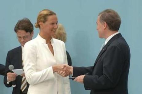 Bundespräsident Köhler verleiht Franziska van Almsick das Silberne Lorbeerblatt