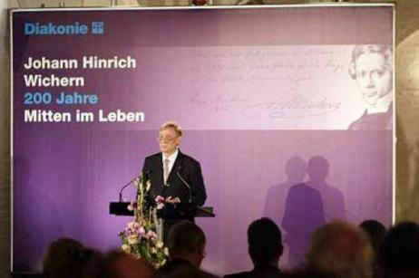 Bundespräsident Horst Köhler am Rednerpult in der Kirche