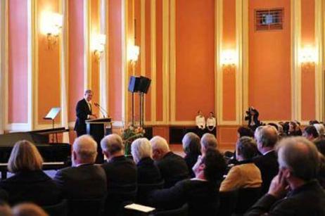 Bundespräsident Horst Köhler am Rednerpult, Blick in den Saal