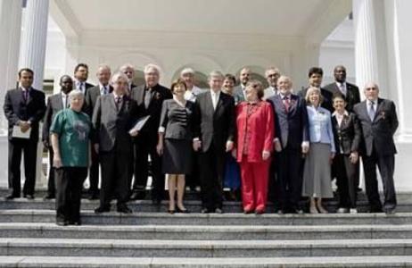 Gruppenbild: Bundespräsident Horst Köhler mit allen Ordensträgern