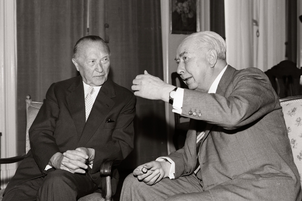 Theodor Heuss und Konrad Adenauer (© BPA) Theodor Heuss und Konrad Adenauer