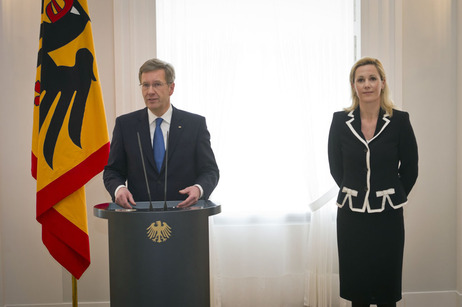 Bundespräsident Christian Wulff und seine Frau Bettina Wulff im Großen Saal von Schloss Bellevue