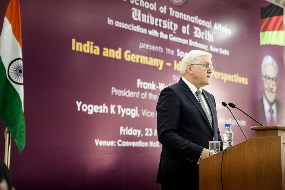 Bundespräsident Frank-Walter Steinmeier hält vor Studierenden eine Ansprache an der University of Delhi anlässlich des Staatsbesuchs in Indien