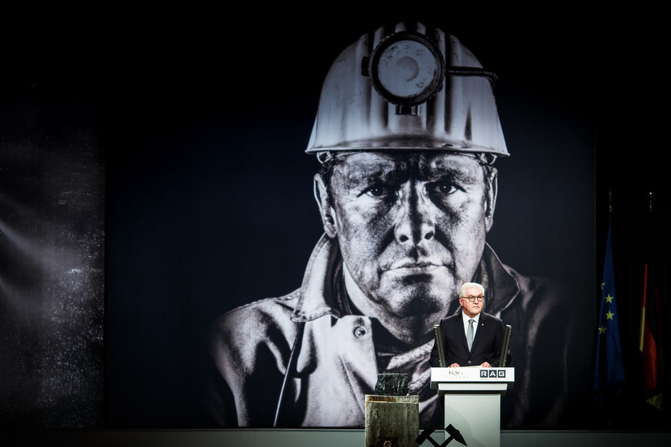 Bundespräsident Frank-Walter Steinmeier hält eine Rede bei der zentralen Abschlussveranstaltung für den deutschen Steinkohlenbergbau in der Schachtanlage Prosper-Haniel in Bottrop.
