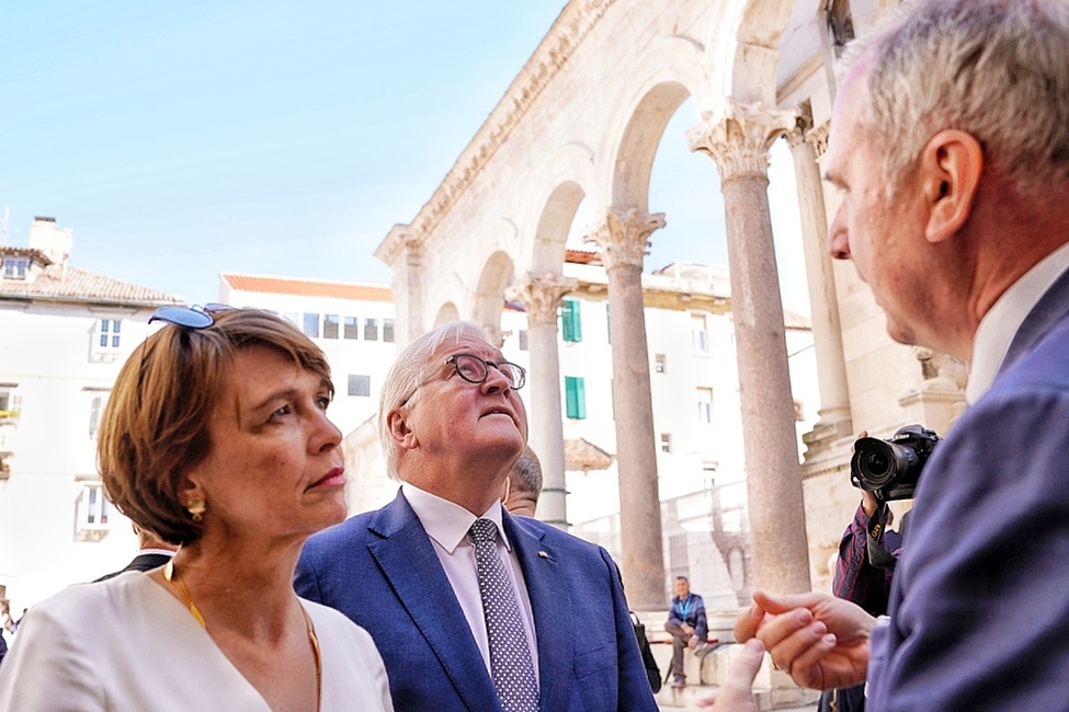 Bundespräsident Frank-Walter Steinmeier und Elke Büdenbender beim Stadtrundgang durch die Altstadt von Split.