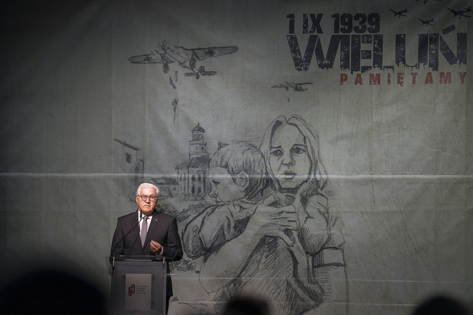 Bundespräsident Frank-Walter Steinmeier hält eine Rede bei der Gedenkfeier zum 80. Jahrestag des Beginns des Zweiten Weltkriegs in der Stadt Wieluń