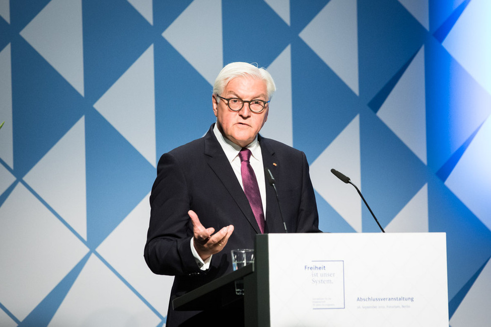 Bundespräsident Frank-Walter Steinmeier hält eine Rede bei der Abschlussveranstaltung "Freiheit ist unser System. Gemeinsam für die Wissenschaft. 70 Jahre Grundgesetz" im Futurium in Berlin