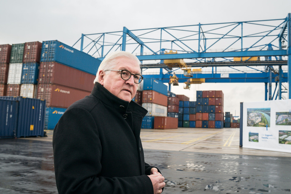 Bundespräsident Frank-Walter Steinmeier beim Besuch der Duisburger Hafen AG