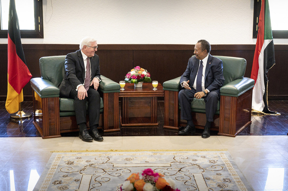 Bundespräsident Frank-Walter Steinmeier bei einem Gespräch mit dem Premierminister der Republik Sudan, Abdalla Hamdok, am Amtssitz des Premierministers