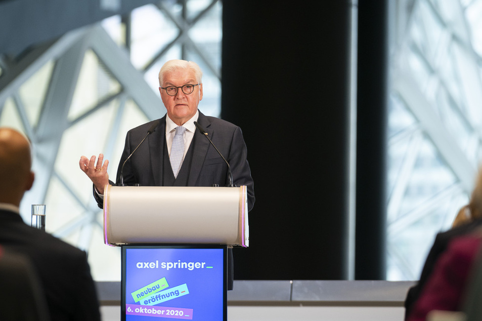 Bundespräsident Frank-Walter Steinmeier hält eine Ansprache bei der Eröffnung des Axel-Springer-Neubaus in Berlin.