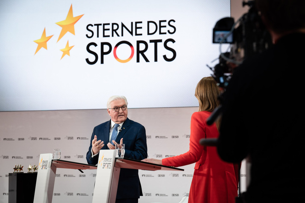 Bundespräsident Frank-Walter Steinmeier bei der Teilnahme an der digitalen Preisverleihung "Sterne des Sports" in Gold 2020.