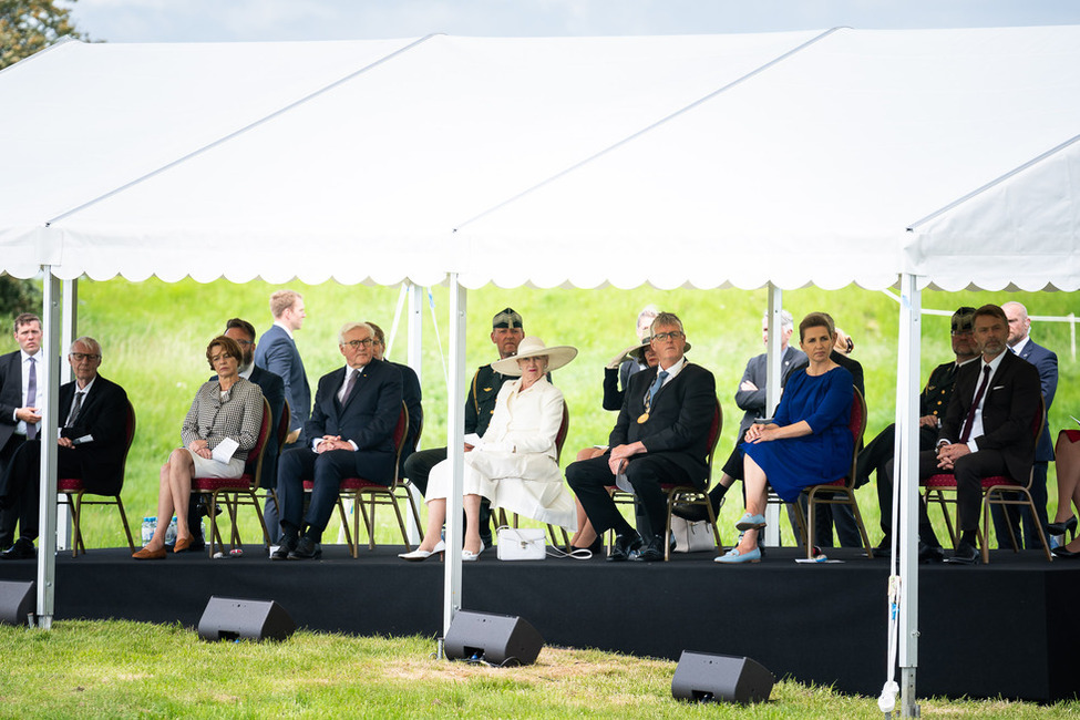 Bundespräsident Frank-Walter Steinmeier und Elke Büdenbender bei bei der Zeremonie zum 100-jährigen Jubiläum der friedlichen dänisch-deutschen Grenzziehung an den Düppeler Schanzen in Dänemark 