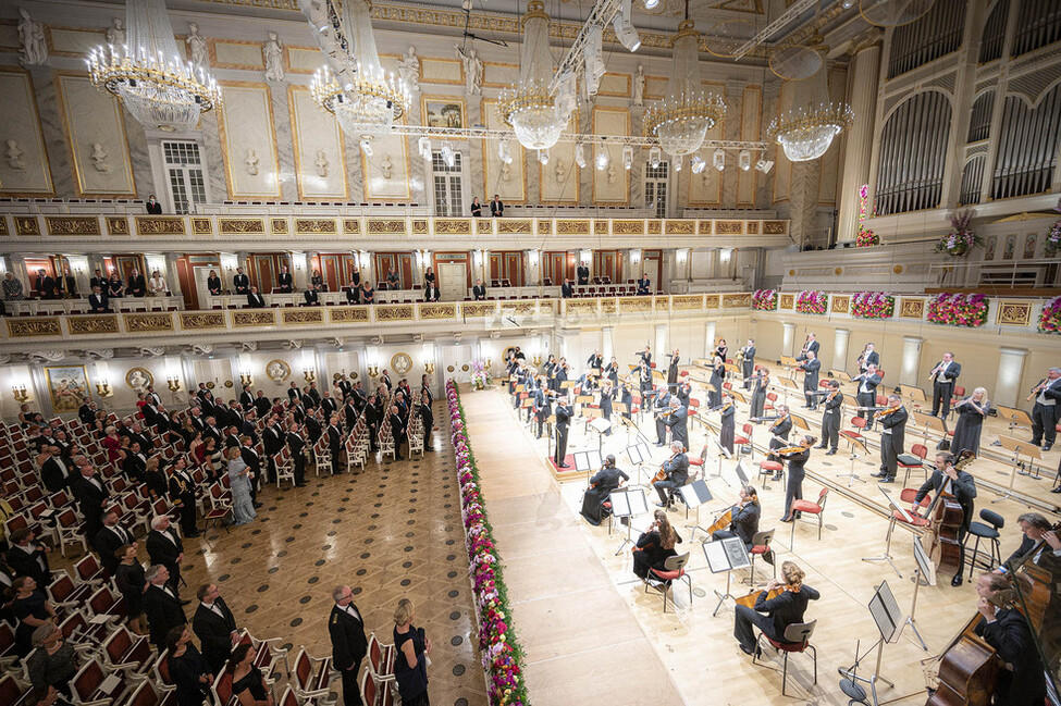 Bundespräsident Frank-Walter Steinmeier und Elke Büdenbender nehmen am Konzert auf Einladung von König Willem-Alexander der Niederlande und Königin Máxima im Konzerthaus am Gendarmenmarkt in Berlin teil