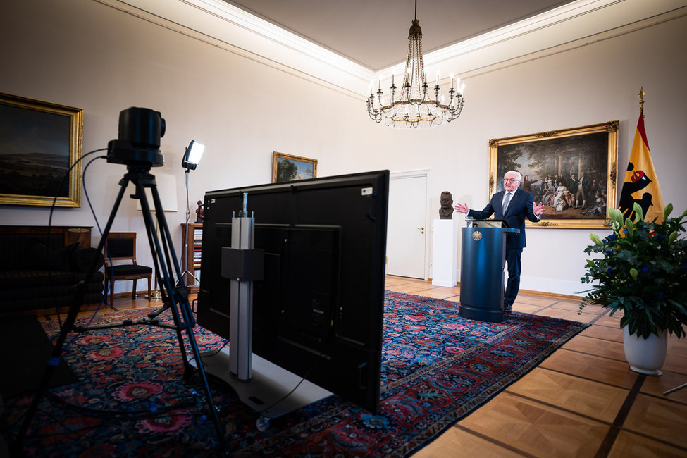 Bundespräsident Steinmeier hält eine Ansprache per Video-Livestream zur Eröffnung des 13. Deutschen Seniorentages.