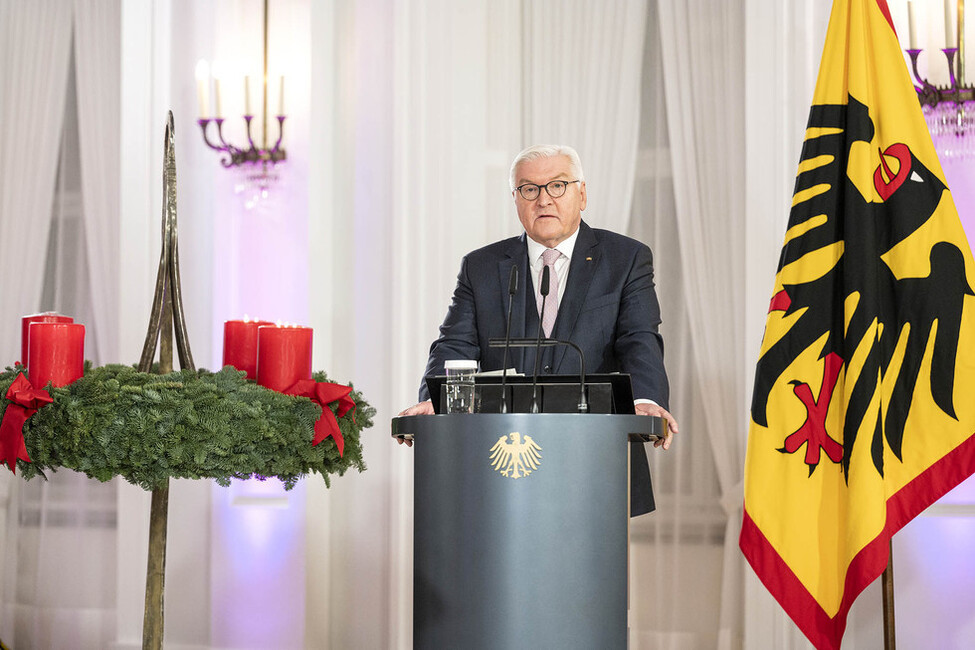 Bundespräsident Frank-Walter Steinmeier hält eine Ansprache zum Livestream "Adventskonzert beim Bundespräsidenten"