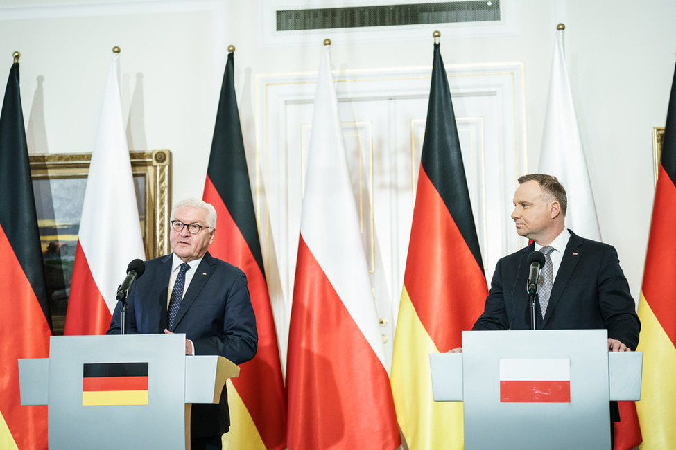 Bundespräsident Frank-Walter Steinmeier und der Präsident der Republik Polen, Andrzej Duda, bei einer gemeinsamen Begegnung mit der Presse im Gästehaus des Präsidenten der Republik Polen in Warschau