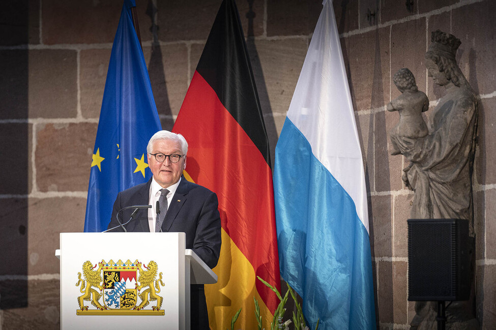 Bundespräsident Frank-Walter Steinmeier hält eine Ansprache vor einem Mittagessen auf Einladung des Ministerpräsidenten des Freistaates Bayern in der Kartäuserkirche im Germanischen Nationalmuseum in Nürnberg