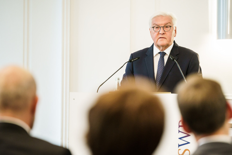 Bundespräsident Frank-Walter Steinmeier hält eine Ansprache bei der 60 Jahresfeier der Stiftung Wissenschaft und Politik in Berlin