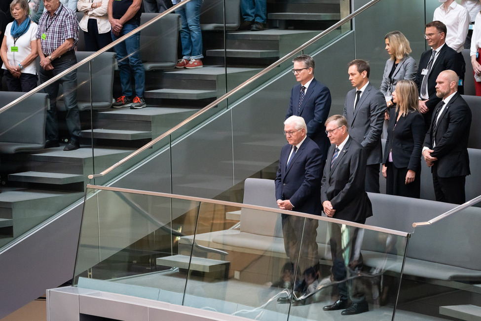 Bundespräsident Frank-Walter Steinmeier nimmt am Gedenken an Michail Gorbatschow im Deutschen Bundestag teil.
