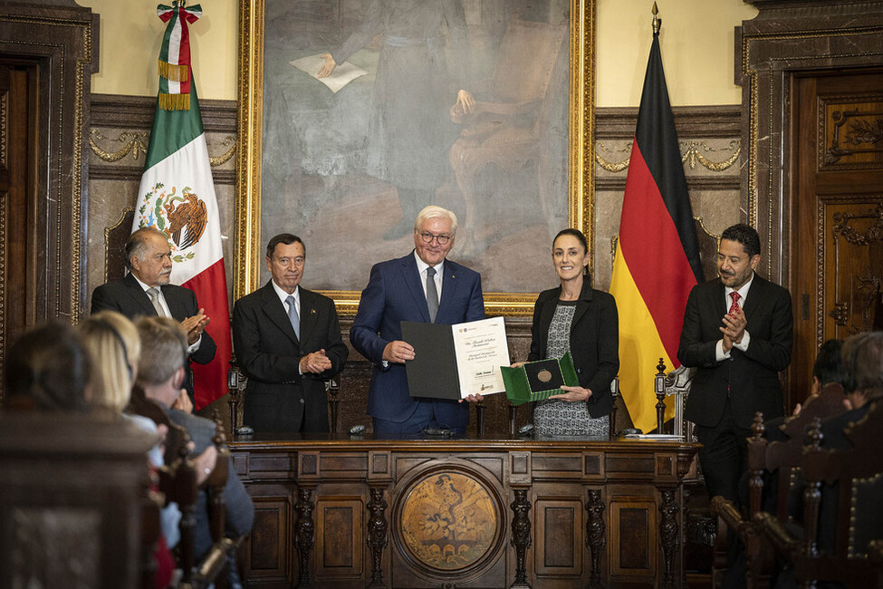 Bundespräsident Frank-Walter Steinmeier bei seiner Ernennung zum Ehrenbürger von Mexiko-Stadt im Rathaus von Mexiko-Stadt