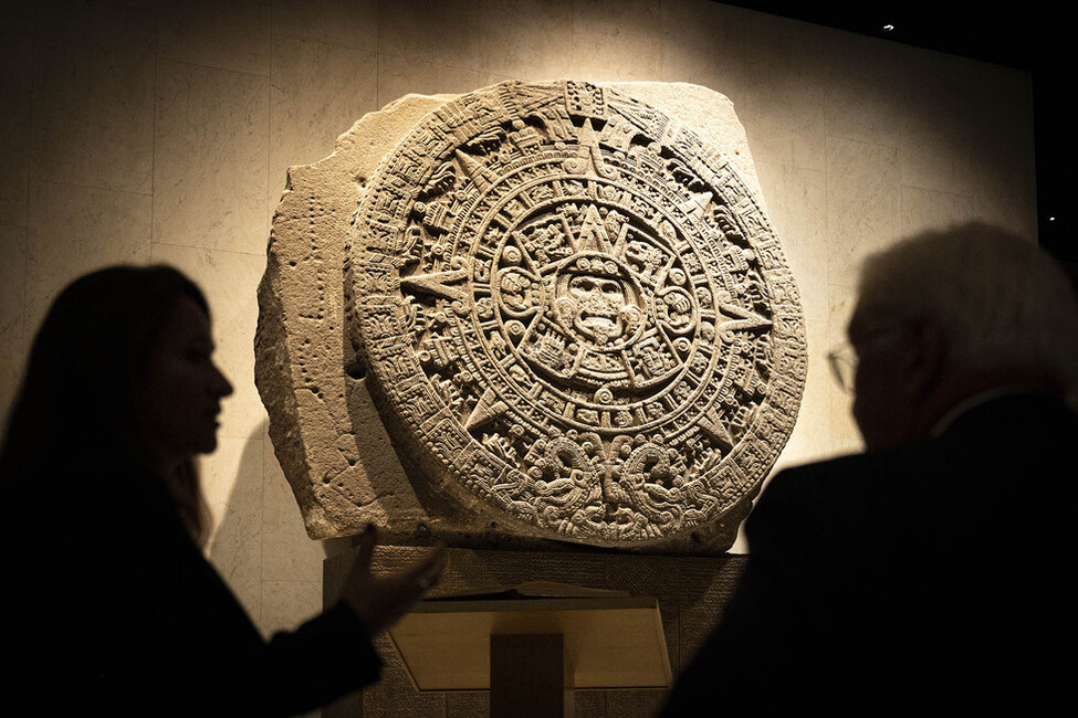 Bundespräsident Frank-Walter Steinmeier bei der Besichtigung der Ausstellung im Nationalmuseum für Anthropologie in Mexiko-Stadt