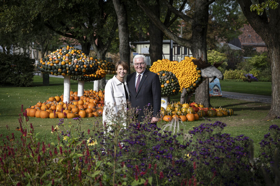 Bundespräsident Frank-Walter Steinmeier und Elke Büdenbender beim Besuch der Landesgartenschau 2022 in Beelitz