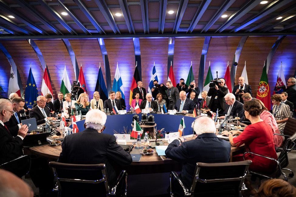 Bundespräsident Frank-Walter Steinmeier bei der ersten Arbeitssitzung des 17. Arraiolos-Treffens der nicht-exekutiven Staatsoberhäupter der Europäischen Union im Mediterranean Conference Centre in Valletta/Malta